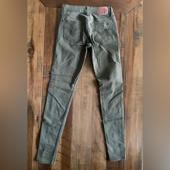 Levi’s Skinny Pant - Picture 2 of 4